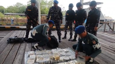 TNI Angkatan Laut Gagalkan Peredaran Sabu 48 Kg di Dumai, Selamatkan 242 Ribu Jiwa!