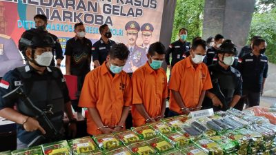 tim gabungan bea cukai bekuk kurir sabu 38 kg dan 55000 ekstasi di dumai