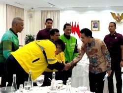 Gibran Duduk Bareng Driver Ojol di Istana Wapres