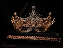 KOLABORASI NJS GOLD DAN ZETRIX MISS UNIVERSE INDONESIA 2025