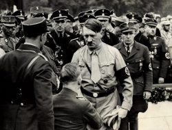 Adolf Hitler Dari Pemimpin Ambisius hingga Sosok yang Mengubah Sejarah Dunia